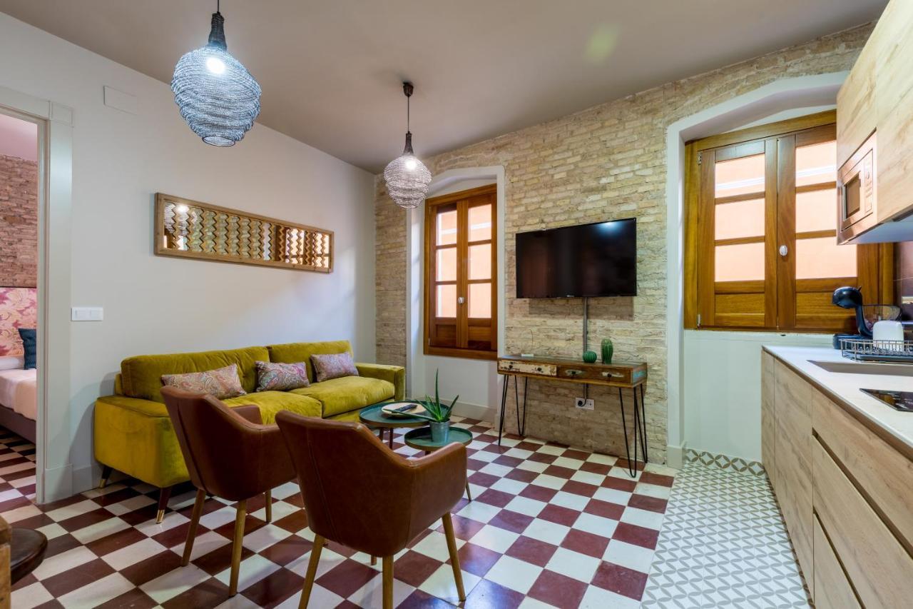 Dona Elvira Suites Cathedral Seville Exterior photo