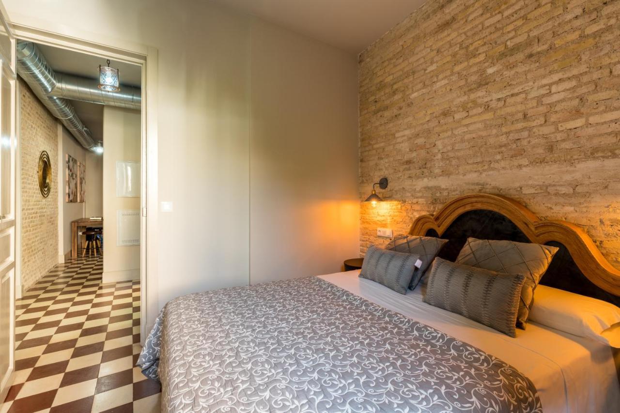 Dona Elvira Suites Cathedral Seville Exterior photo