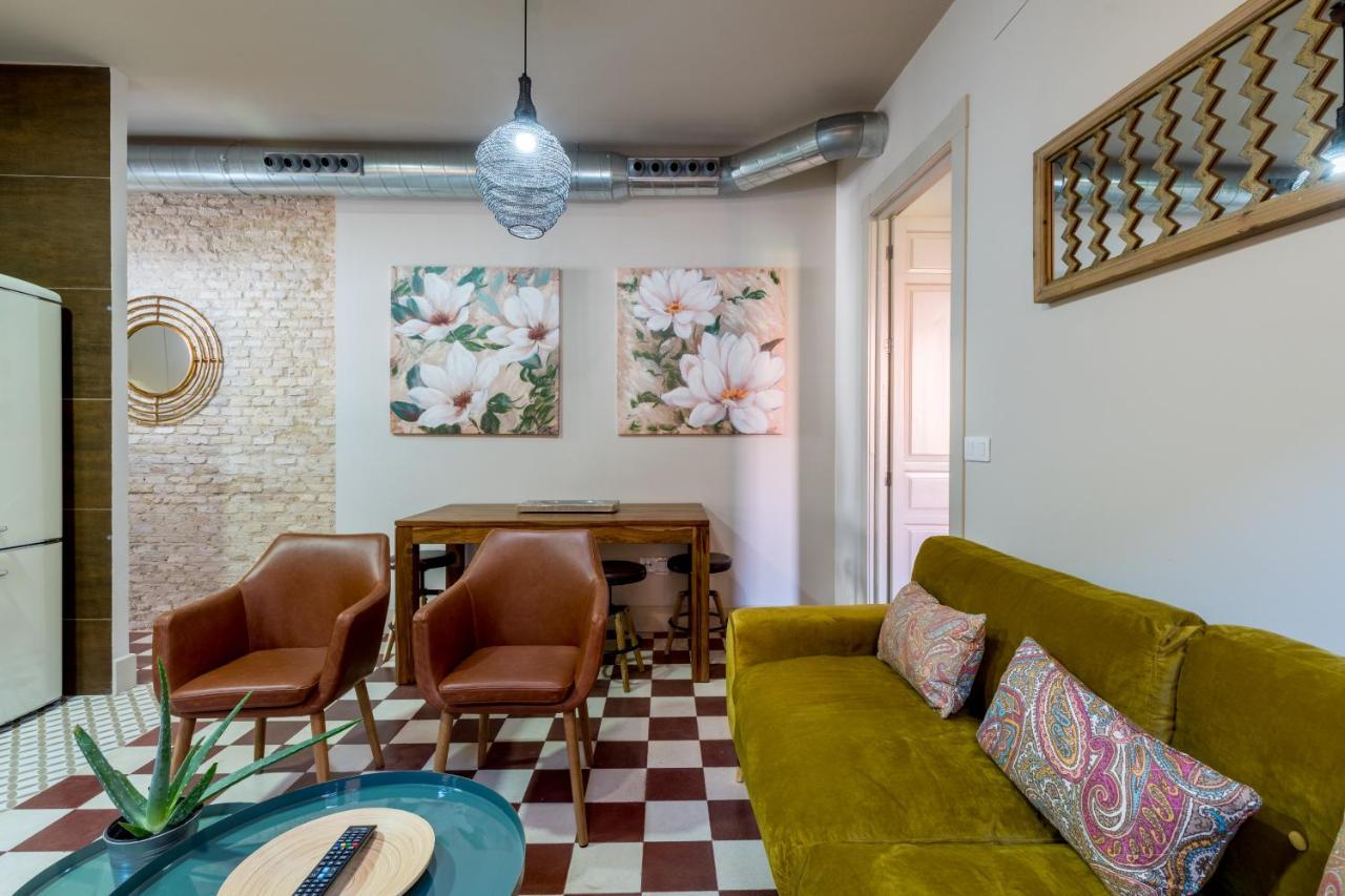 Dona Elvira Suites Cathedral Seville Exterior photo