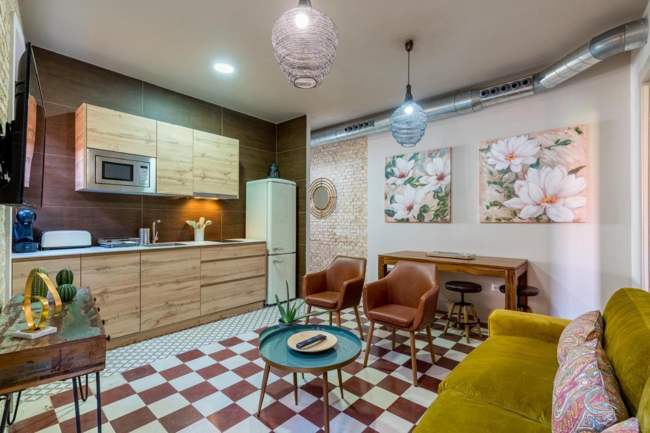 Dona Elvira Suites Cathedral Seville Exterior photo