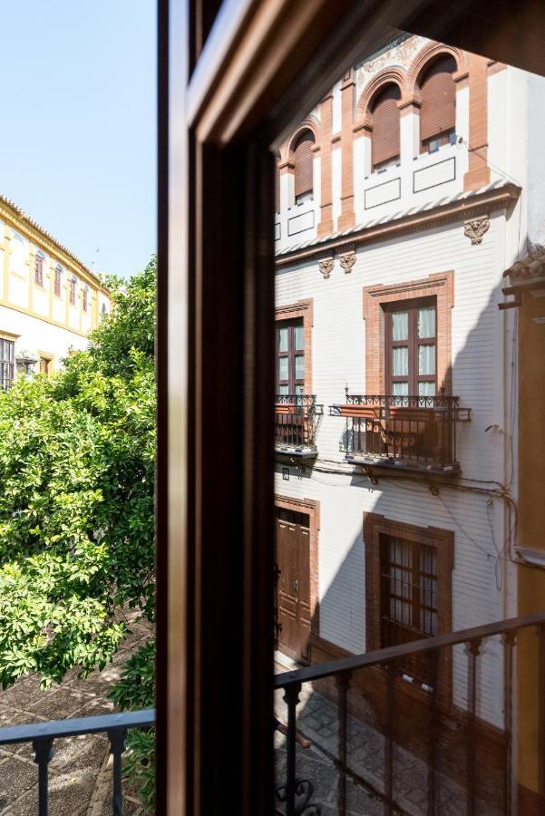 Dona Elvira Suites Cathedral Seville Exterior photo