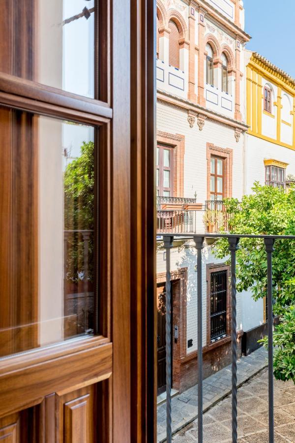 Dona Elvira Suites Cathedral Seville Exterior photo